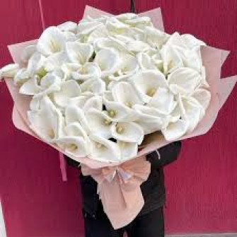 Нежный букет из каллы